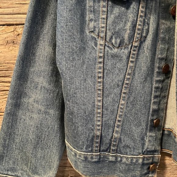 Vintage Levi Jean Jacket - Picture 4 of 9